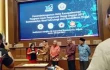 Foto TANDATANGAN MOU ANTARA UNIVERSITAS NUSA LONTAR ROTE DENGAN UNIVERSITAS GUNADARMA 2 serah_terima